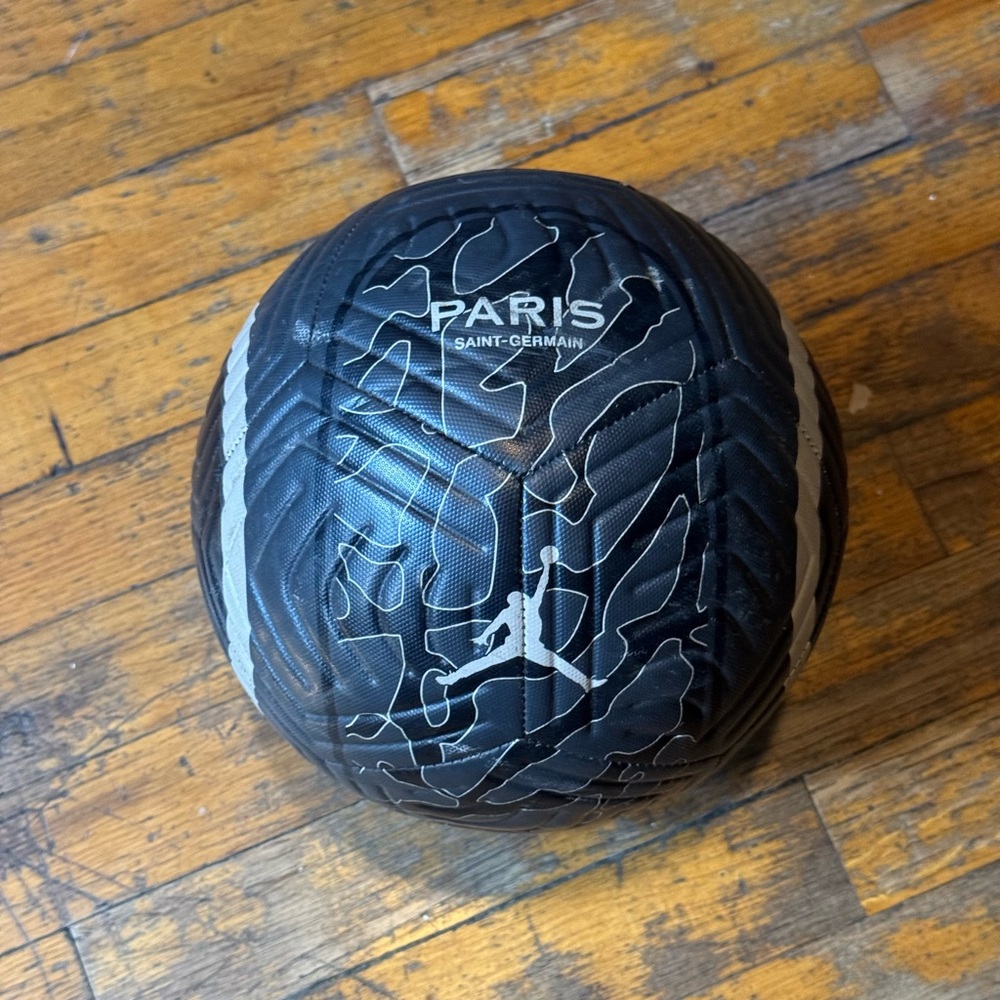 Nike Academy Soccer Ball ⚽️ - Picture 2 of 4